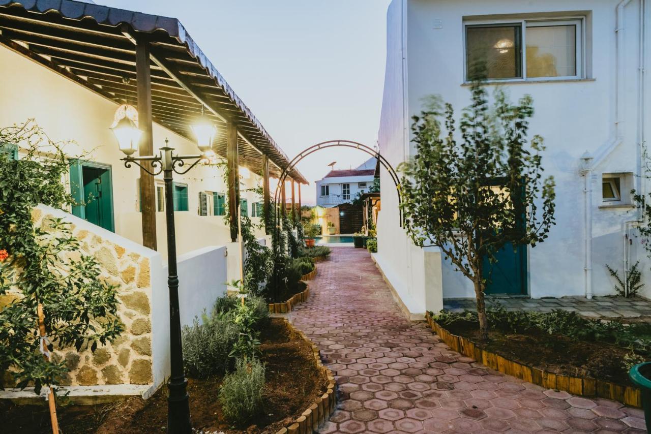 Sunside Inn Hotel Karpasa Exterior photo